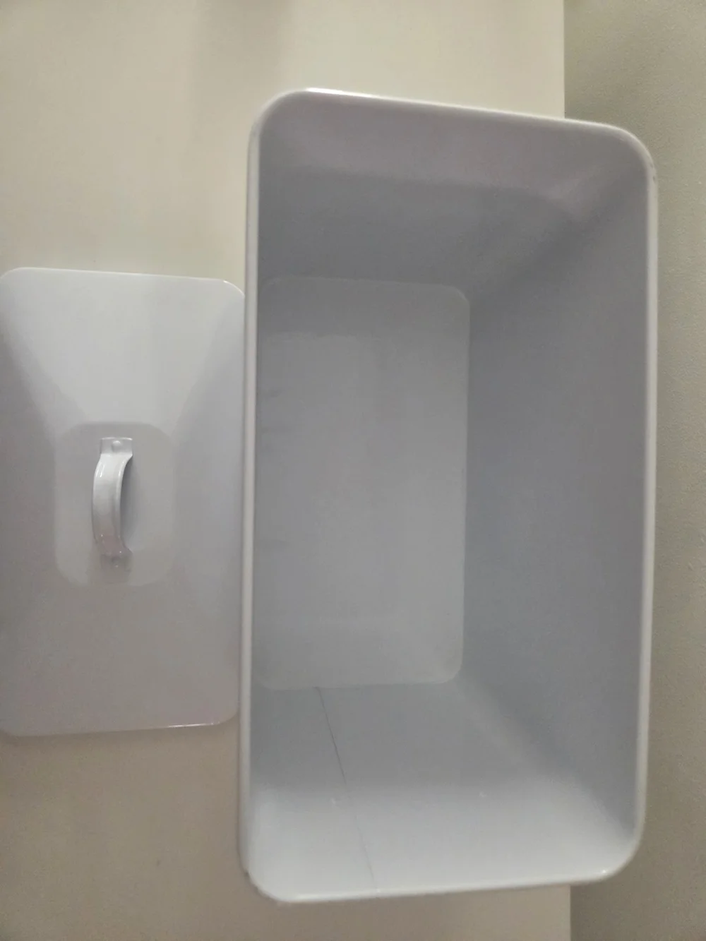 White Metal Bread Bin Box, Rectangular Solid, Lid w/ Handle